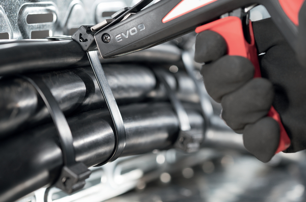 Ferramenta manual de tensionamento com carcaça plástica
