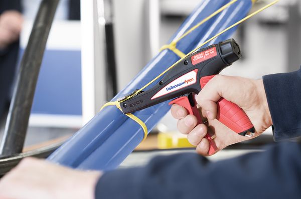Para abraçadeiras de nylon: EVO7 e EVO9 - tensionamento e corte precisos e confiáveis