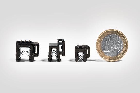 clip para bordas (EdgeClip Mini)  é 30% menor que os outros fixadores para abraçadeiras