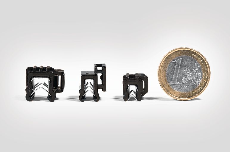 clip para bordas (EdgeClip Mini)  é 30% menor que os outros fixadores para abraçadeiras